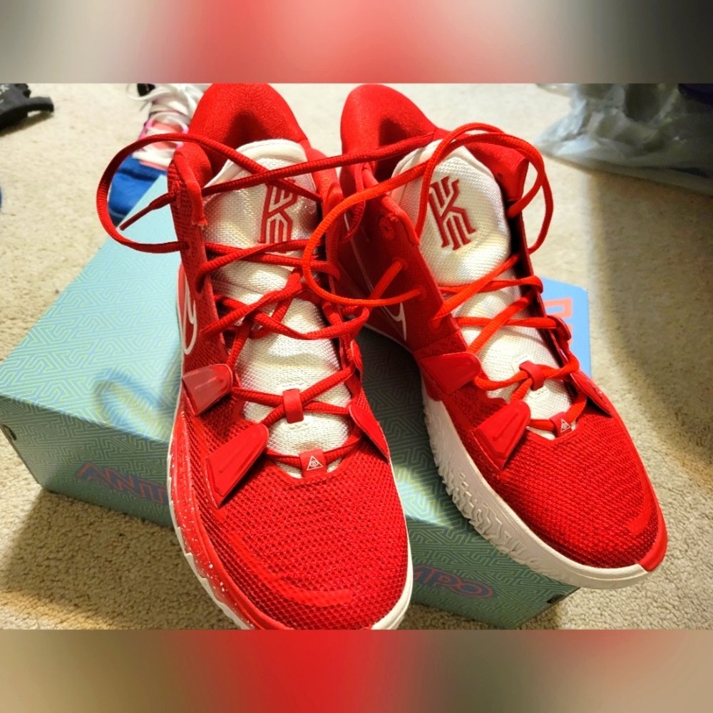 Basketball sneakers